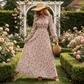 🌸 Rochie feminină maxi pentru vacanță cu imprimeu floral micuț, talie ajustată cu croi elegant, confortabilă pentru plajă și excursii