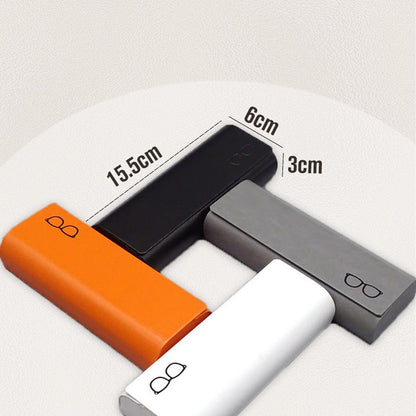 Carcasă minimalistă din piele tare pentru ochelari