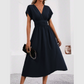 👗✨ Elegant V-ringad midjeformad klänning