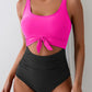 🥳2026 VÂNZARE DE SEZON🥳💞50K+ VÂNDUTE!👵🌊 50% REDUCERE! Costum de baie cu nod și volane – Control al abdomenului, nod elegant în față. Confortabil și avantajos pentru vacanțe. Simțiți-vă încrezătoare pe plajă. 🩱🌸