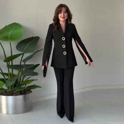 Set elegant din două piese pentru femei, format din sacou cu mâneci despicate și pantaloni