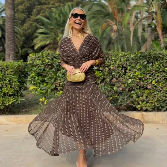 👗 Rochie lungă boemă cu decolteu în V și volane din plasă