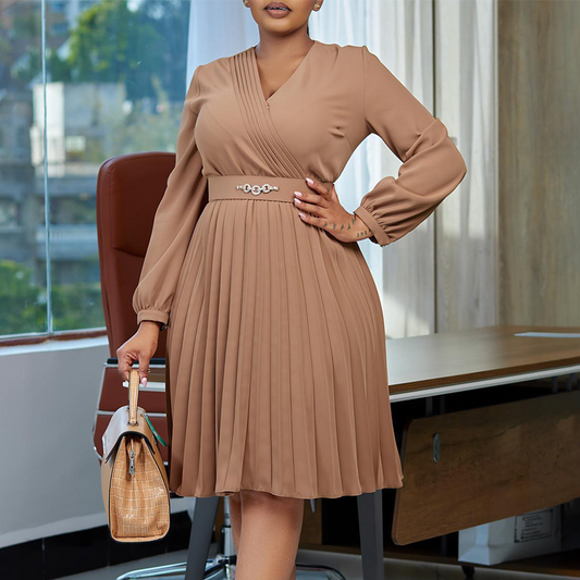 Rochie midi elegantă, cu decolteu în V și pliuri, prevăzută cu curea