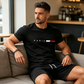 👕 30% REDUCERE ACUM! ⏰ Set pentru bărbați din 2 piese cu imprimeu – Moale și respirabil – Croială lejeră, perfect pentru relaxare vara sau zile casual – Top și pantaloni scurți asortați 🩳