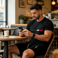👕 30% REDUCERE ACUM! ⏰ Set pentru bărbați din 2 piese cu imprimeu – Moale și respirabil – Croială lejeră, perfect pentru relaxare vara sau zile casual – Top și pantaloni scurți asortați 🩳