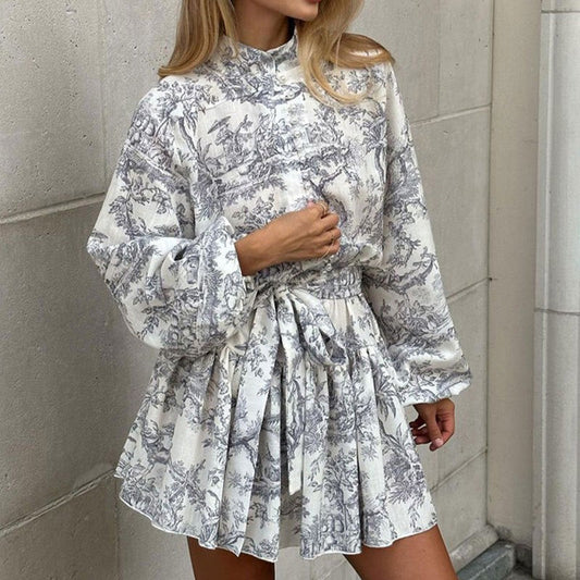 Rochie elegantă tip A, cu guler înalt și mâneci lanternă, lungime mini