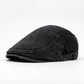 🧢 Neutralt utformad beret i vintage-stil med sliten look, i flatkepsstil
